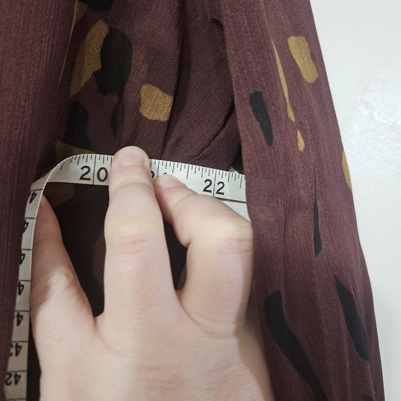 Nine West Womens Sheer Maroon Long Sleeve Button Up Blouse! - Picture 4 of 5